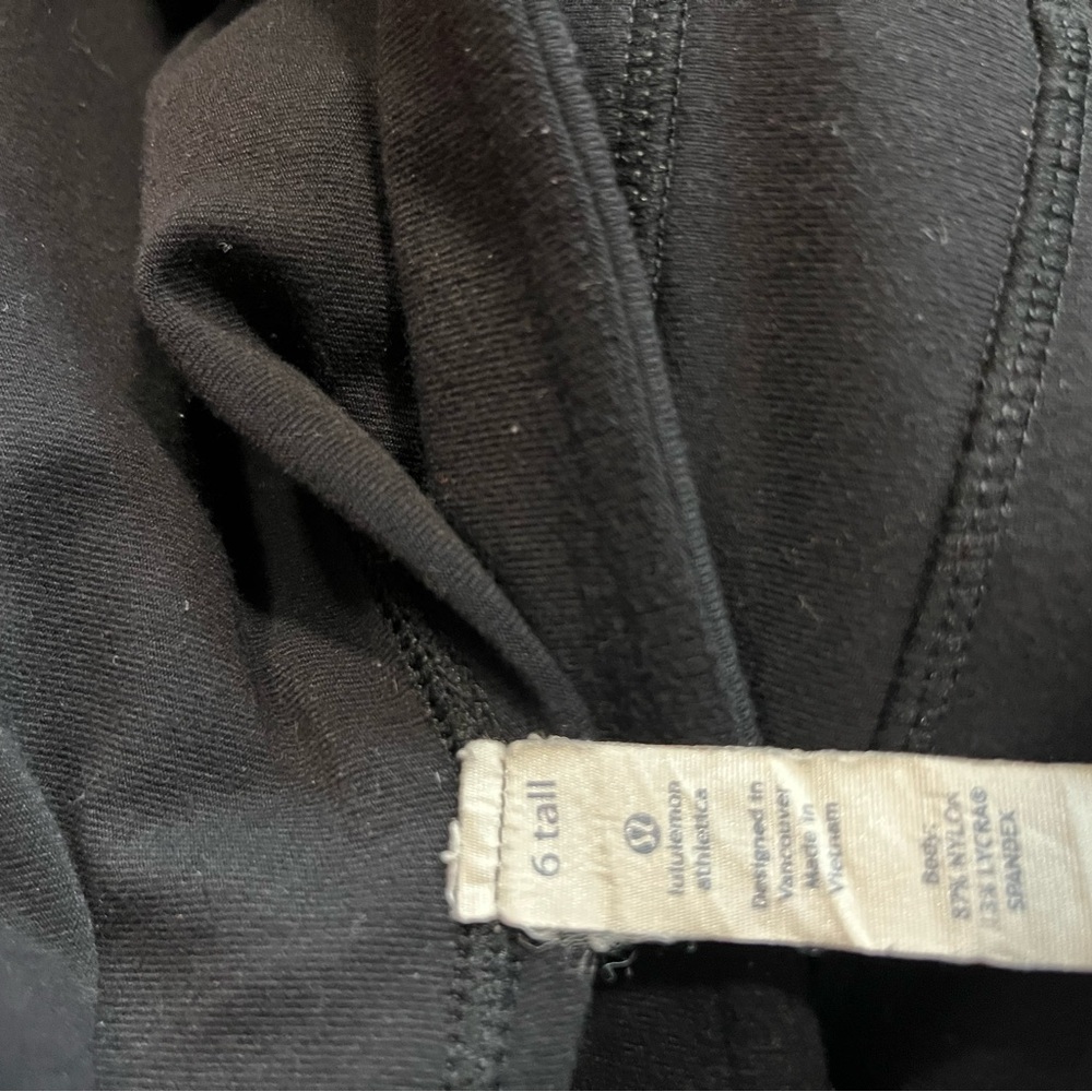 LULULEMON Black Performance Athletic Shorts 6 - Picture 6 of 8